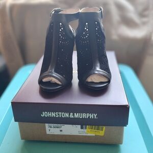 Johnson & Murphy Black Buckle Bootie size 7